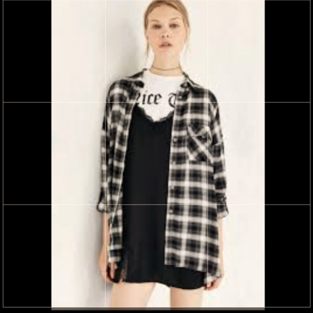 Urban outfitters BDG button down plaid shirt. size-XS